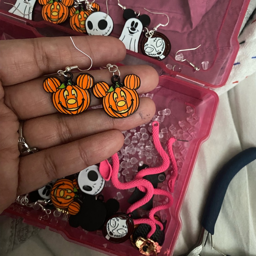 Handmade Mickey Mouse Jack-o-lantern earrings. sterling silver hook. - Picture 4 of 4